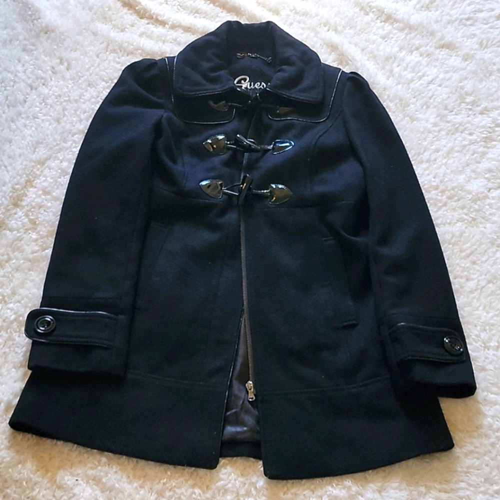 🍍Bundle 3 items for 25🍍Guess winter coat